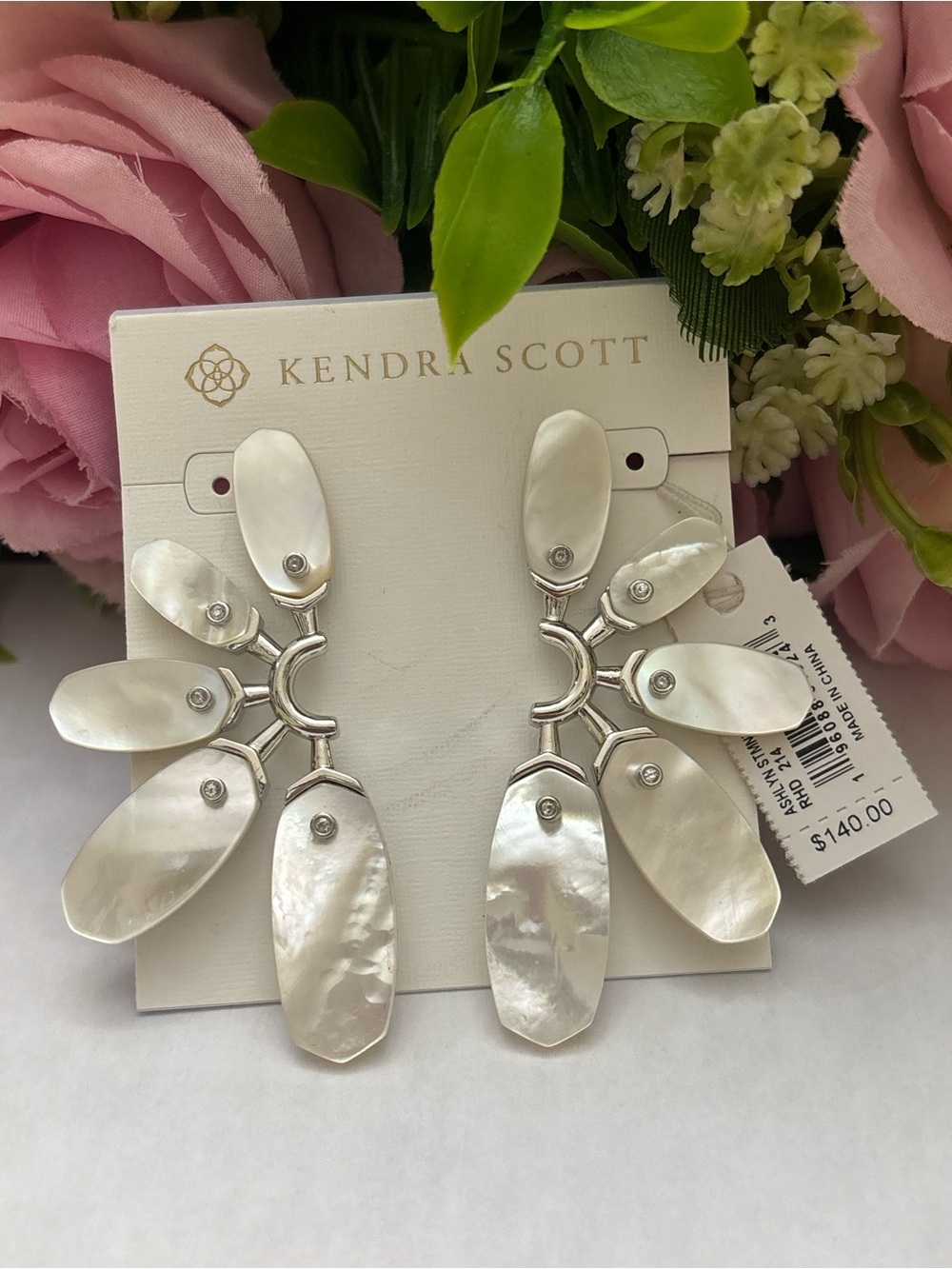 NWT Kendra Scott Set of Ashlyn chain Necklace + Statement Earrings in silver MOP - Picture 2 of 8